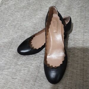 Chloe Lauren Scalloped Pump Size 36